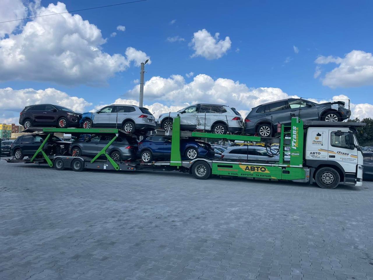 Автовоз ItransMotors у дорозі
